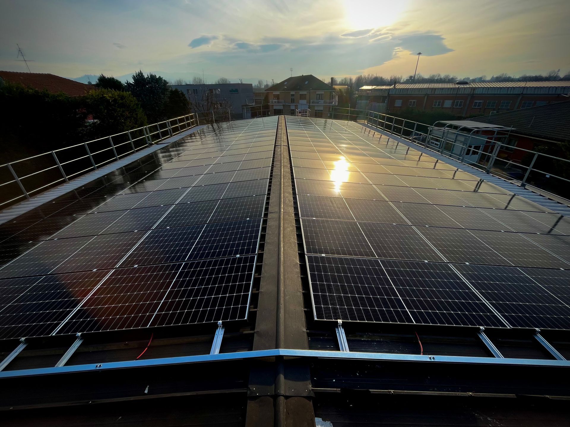 Impianto fotovoltaico su tetto industriale